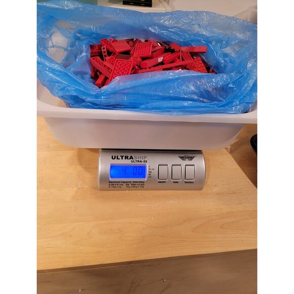 4 Lbs Red Legos Assorted Pieces - Picture 3 of 3